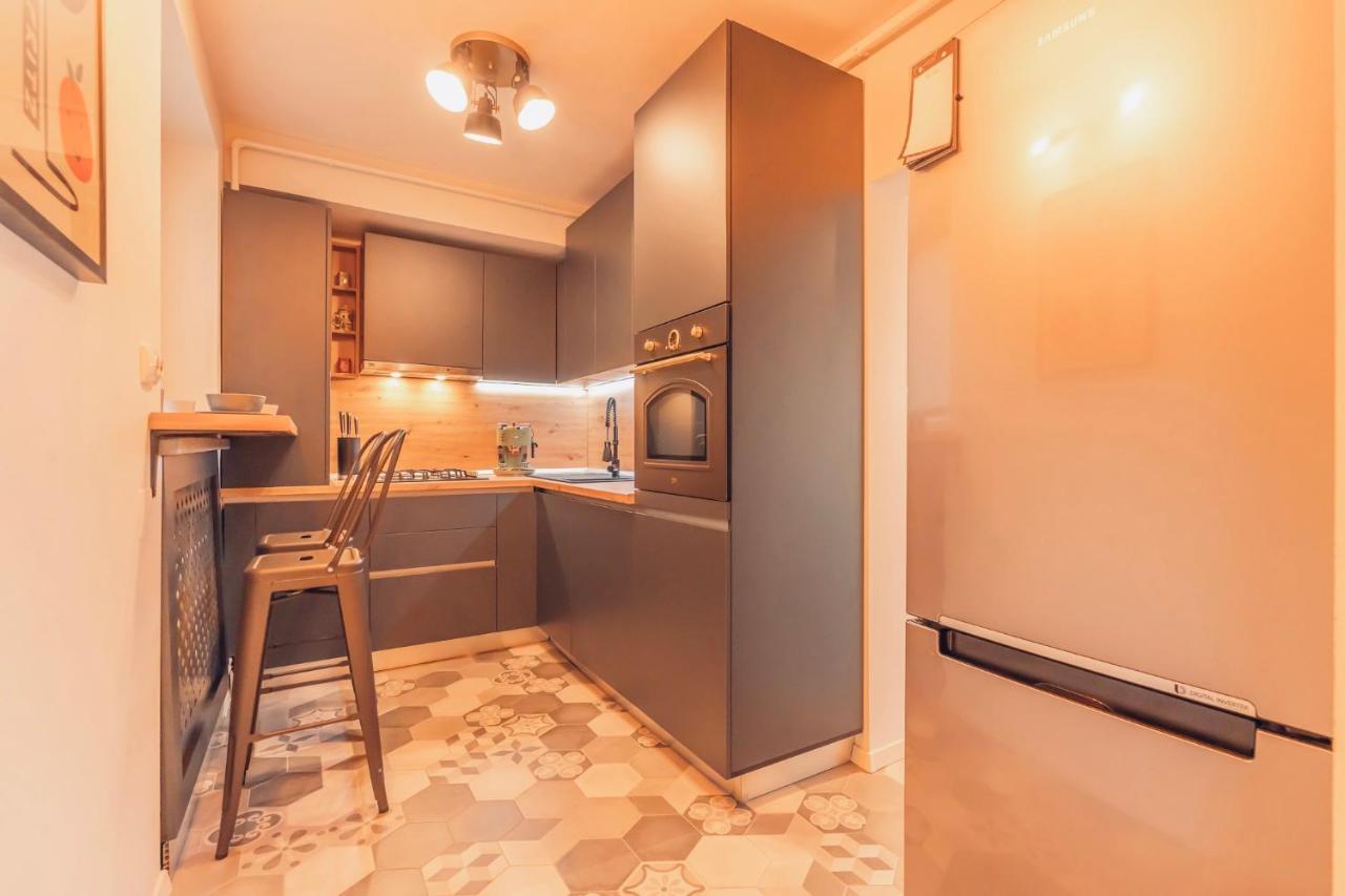 Castanilor 6 - Hip Industrial Apartment Close To City Centre Braşov Extérieur photo